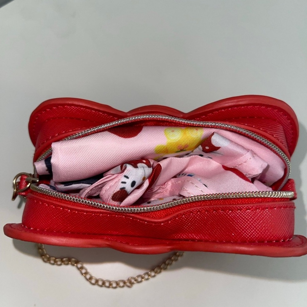 Hello Kitty Red Crossbody Bag with Gold Chain - Picture 4 of 5